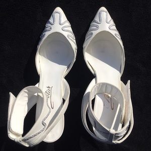 Vintage Totar White Leather Ankle Strap Heels 61/2